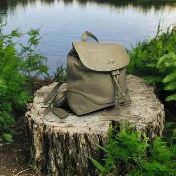 COACH Elle Backpack in clover green pebbled leather - Picture 7 of 11